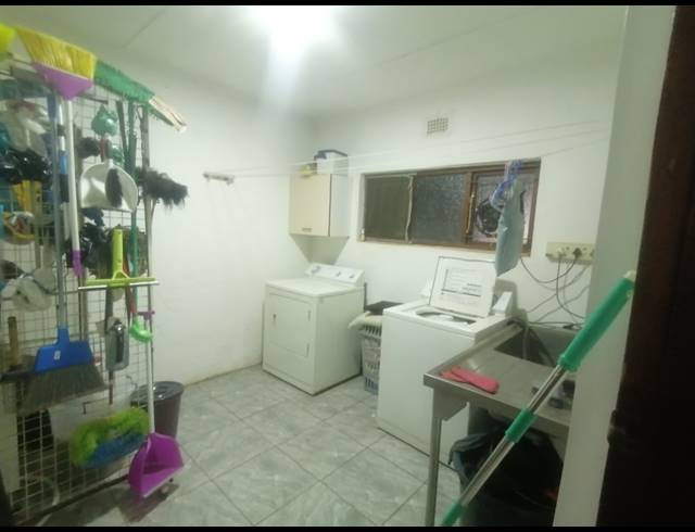 4 BEDROOM FREESTANDING FOR SALE IN PANORAMA